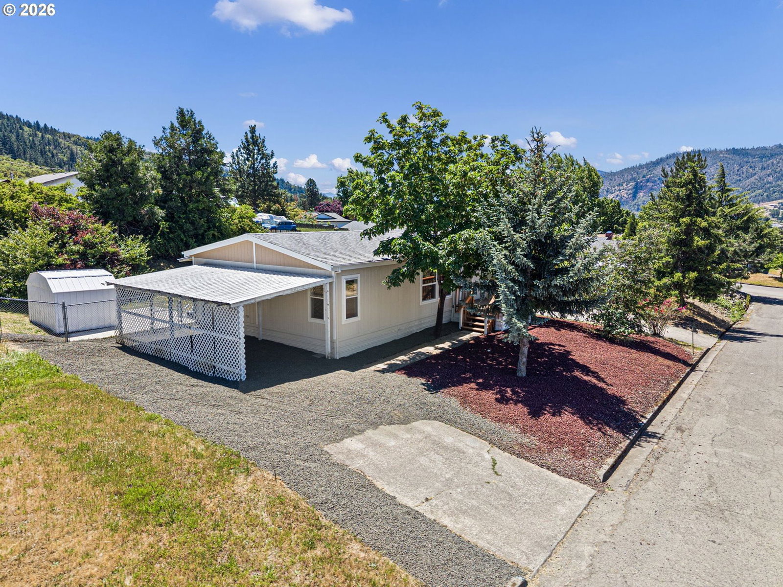Listing photo 1 of 6