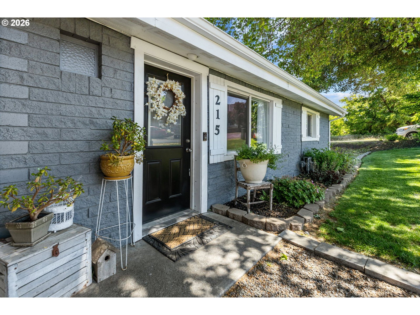 Listing photo 1 of 6