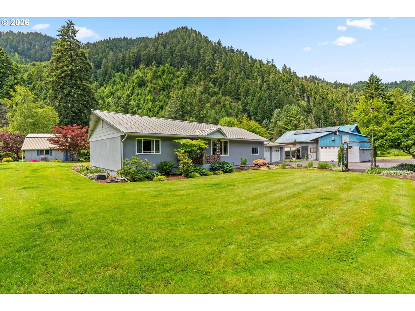 Listing photo 1 of 6